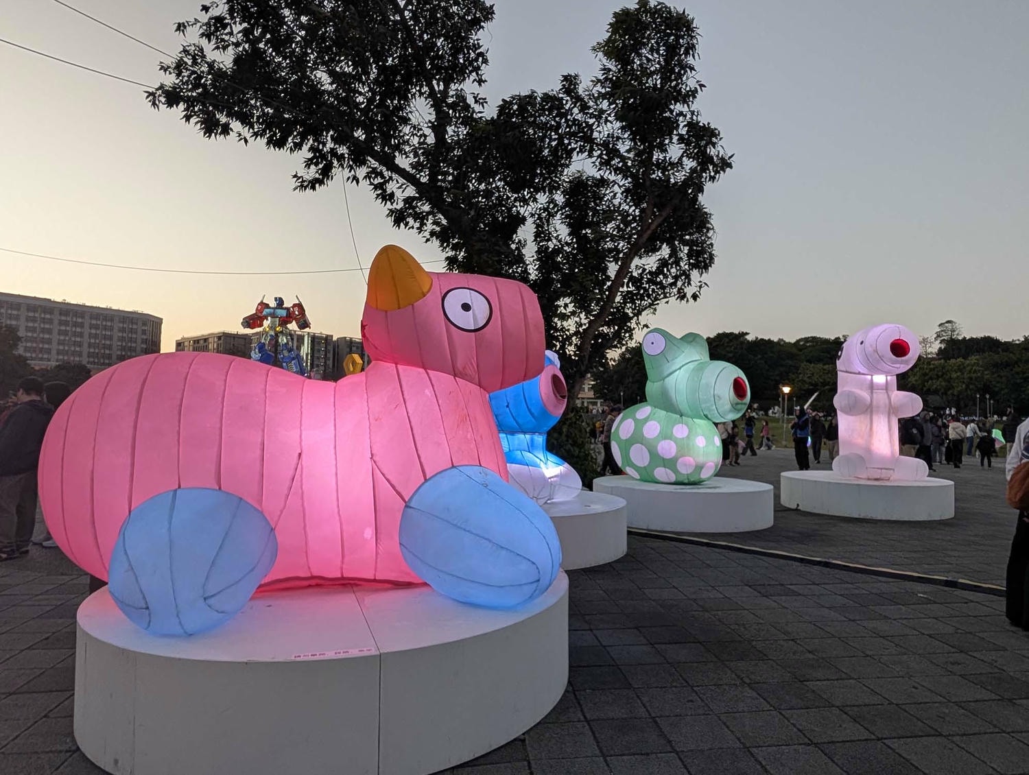 2026台北燈節┃圓山站花博展區TAIPEI LANTERN FESTIVAL帥氣變形金剛10公尺高柯博文 日本區花燈