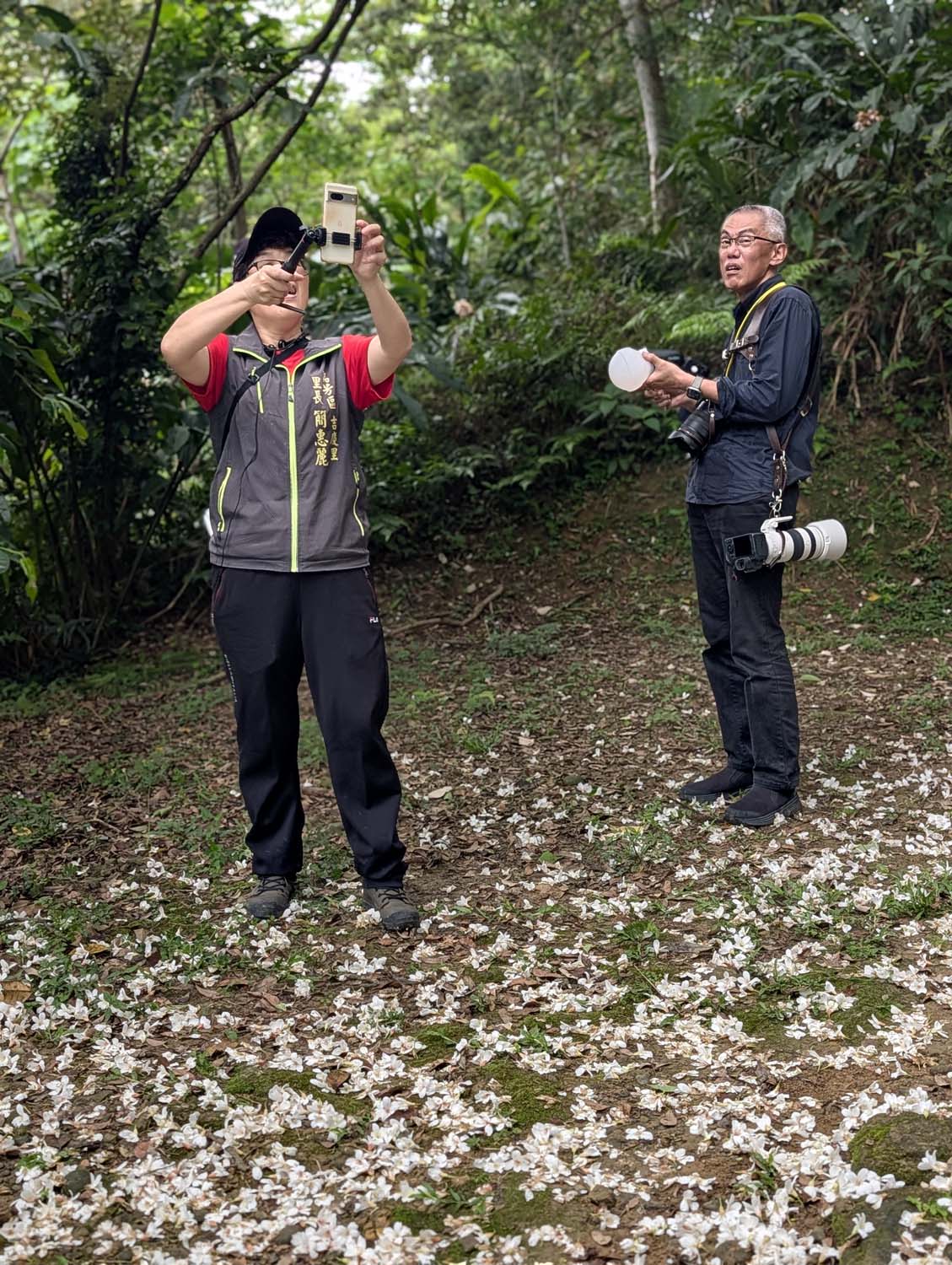 新北瑞芳桐花祭┃超值得!四腳亭砲台健行賞桐花雪 DIY搗麻糬 熱鬧園遊會遇見可愛發桐醬 - 第36張圖 新北瑞芳桐花祭┃超值得!四腳亭砲台健行賞桐花雪 DIY搗麻糬 熱鬧園遊會遇見可愛發桐醬