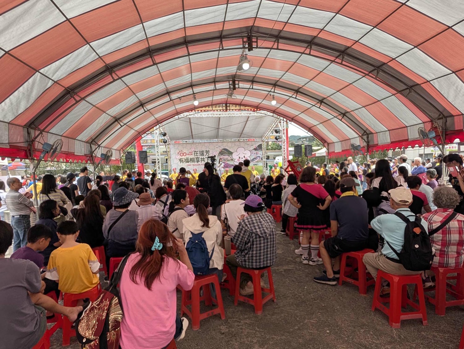 新北瑞芳桐花祭┃超值得!四腳亭砲台健行賞桐花雪 DIY搗麻糬 熱鬧園遊會遇見可愛發桐醬 - 第55張圖 新北瑞芳桐花祭┃超值得!四腳亭砲台健行賞桐花雪 DIY搗麻糬 熱鬧園遊會遇見可愛發桐醬