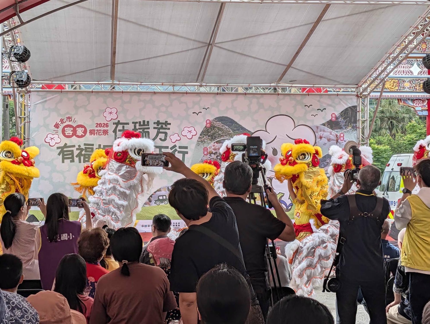 新北瑞芳桐花祭┃超值得!四腳亭砲台健行賞桐花雪 DIY搗麻糬 熱鬧園遊會遇見可愛發桐醬 - 第53張圖 新北瑞芳桐花祭┃超值得!四腳亭砲台健行賞桐花雪 DIY搗麻糬 熱鬧園遊會遇見可愛發桐醬