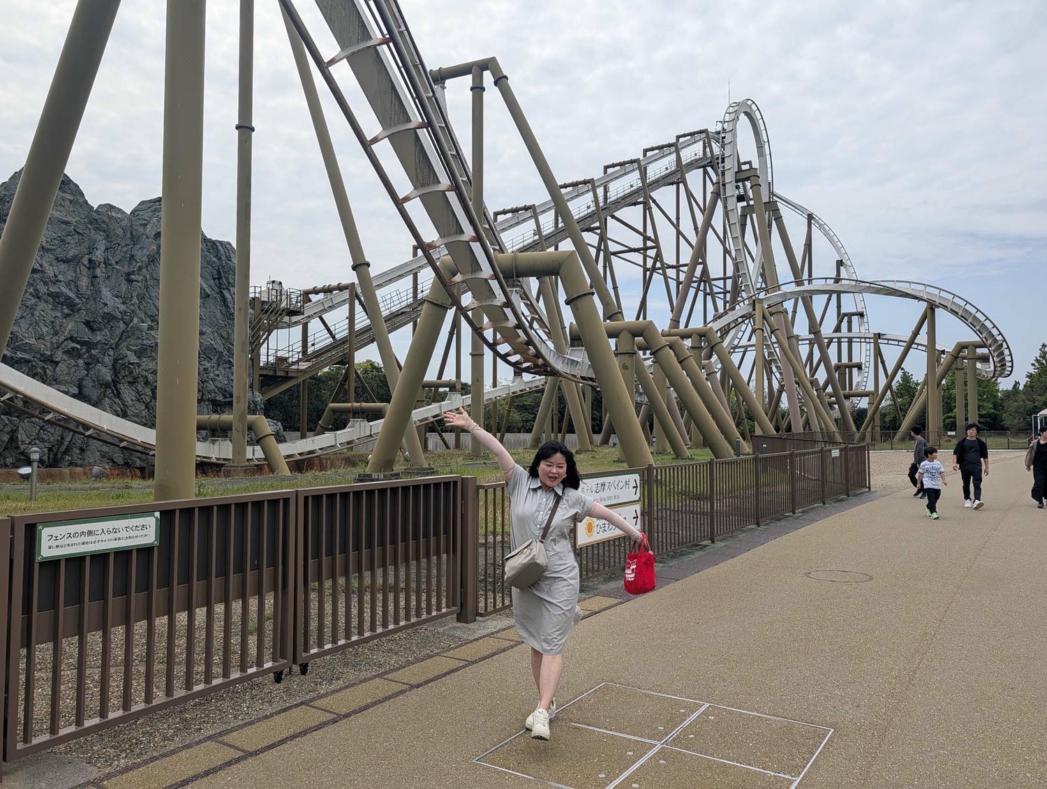 三重志摩┃久違重訪志摩西班牙村 樂園創新主題 滿滿異國風情 白色小村拍照可愛 異國巡禮超推薦 三重自駕