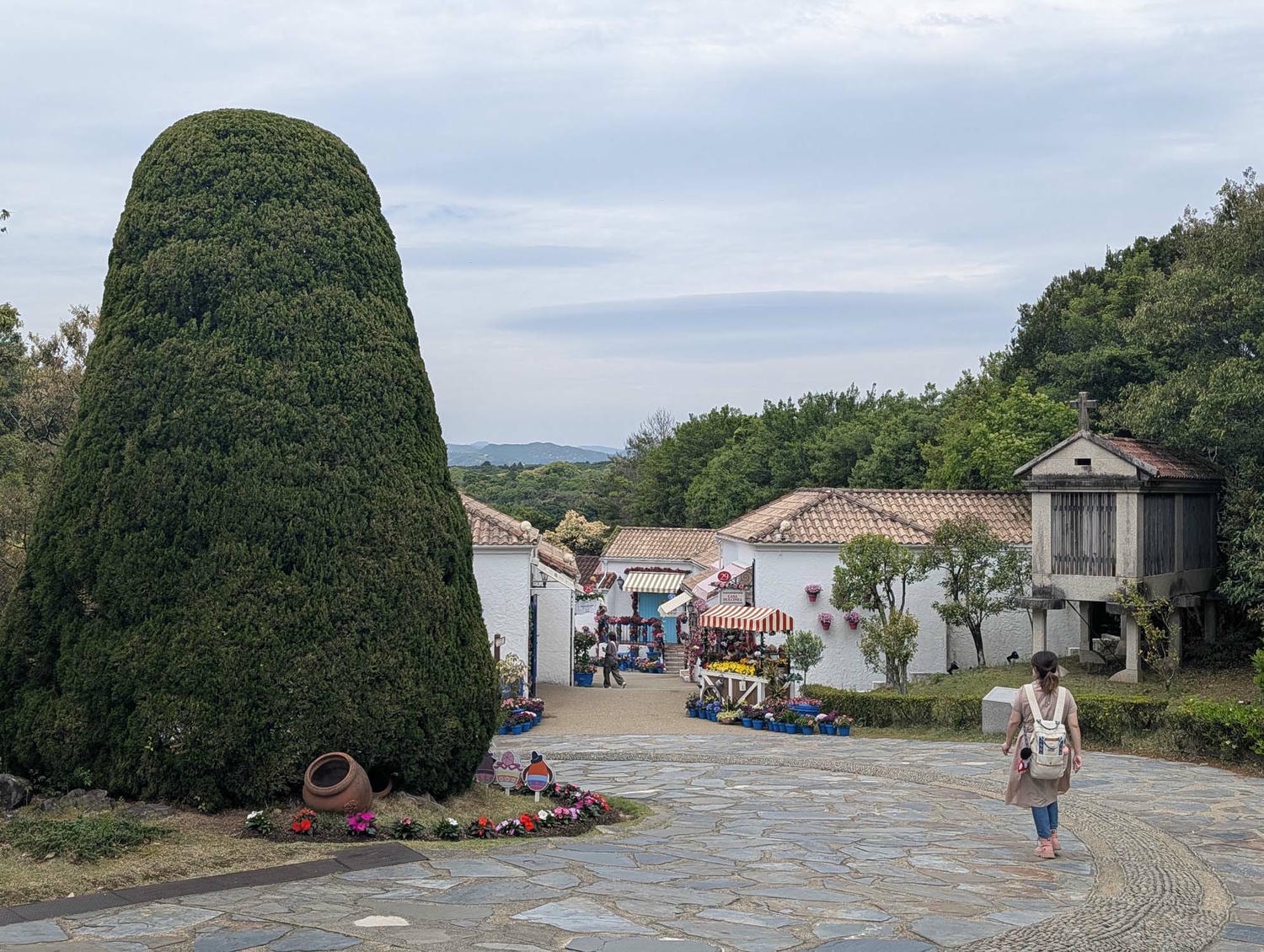 三重志摩┃久違重訪志摩西班牙村 樂園創新主題 滿滿異國風情 白色小村拍照可愛 異國巡禮超推薦 三重自駕