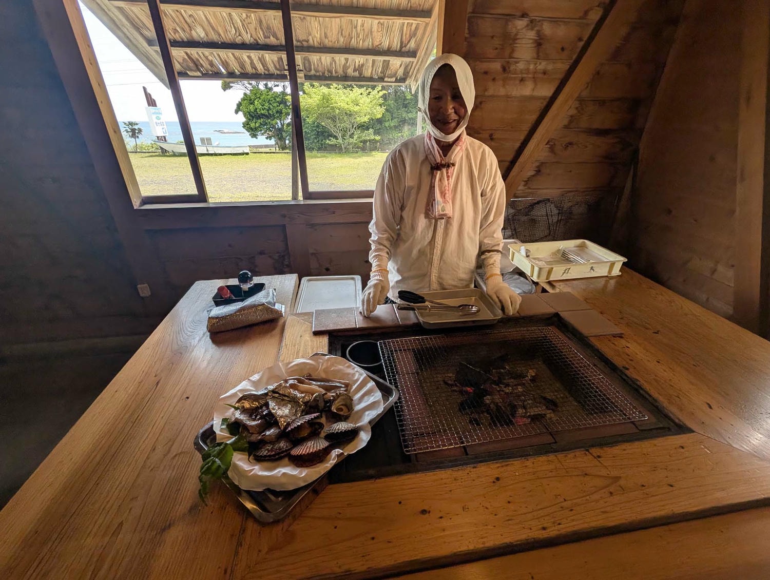 三重志摩┃心靈食旅 海女小屋體驗設施 里海庵(さとうみ庵) 海捕文化與現烤海鮮好吃 變身海女體驗 三重自駕三重必吃 - 第11張圖 三重志摩┃心靈食旅 海女小屋體驗設施 里海庵(さとうみ庵) 海捕文化與現烤海鮮好吃 變身海女體驗 三重自駕三重必吃